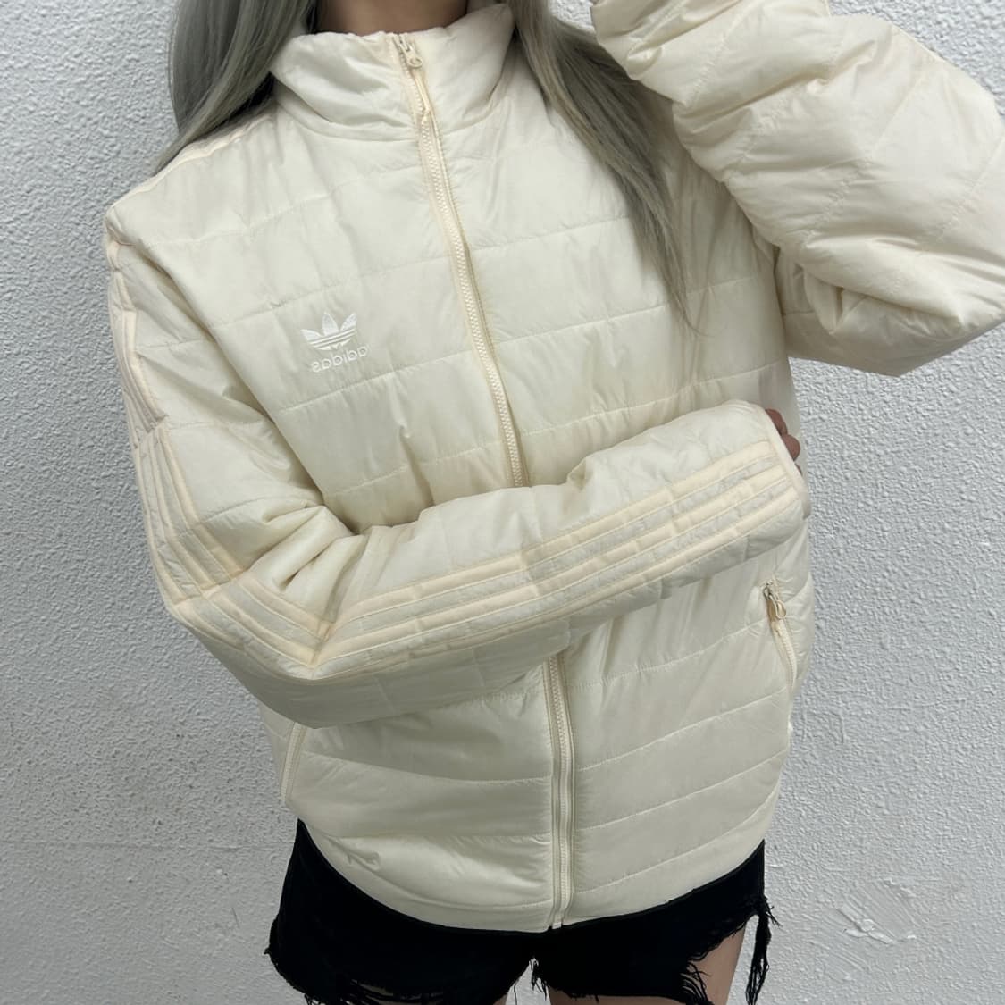 아디다스 화이트라인 화이트 경량패딩 L 상품이미지2