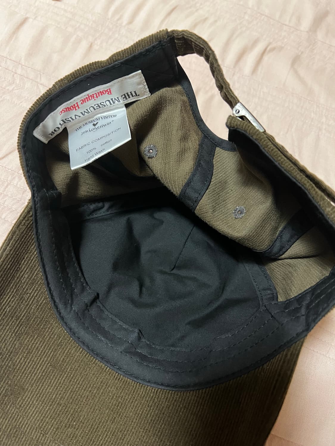 더뮤지엄비지터 모자 상품이미지2