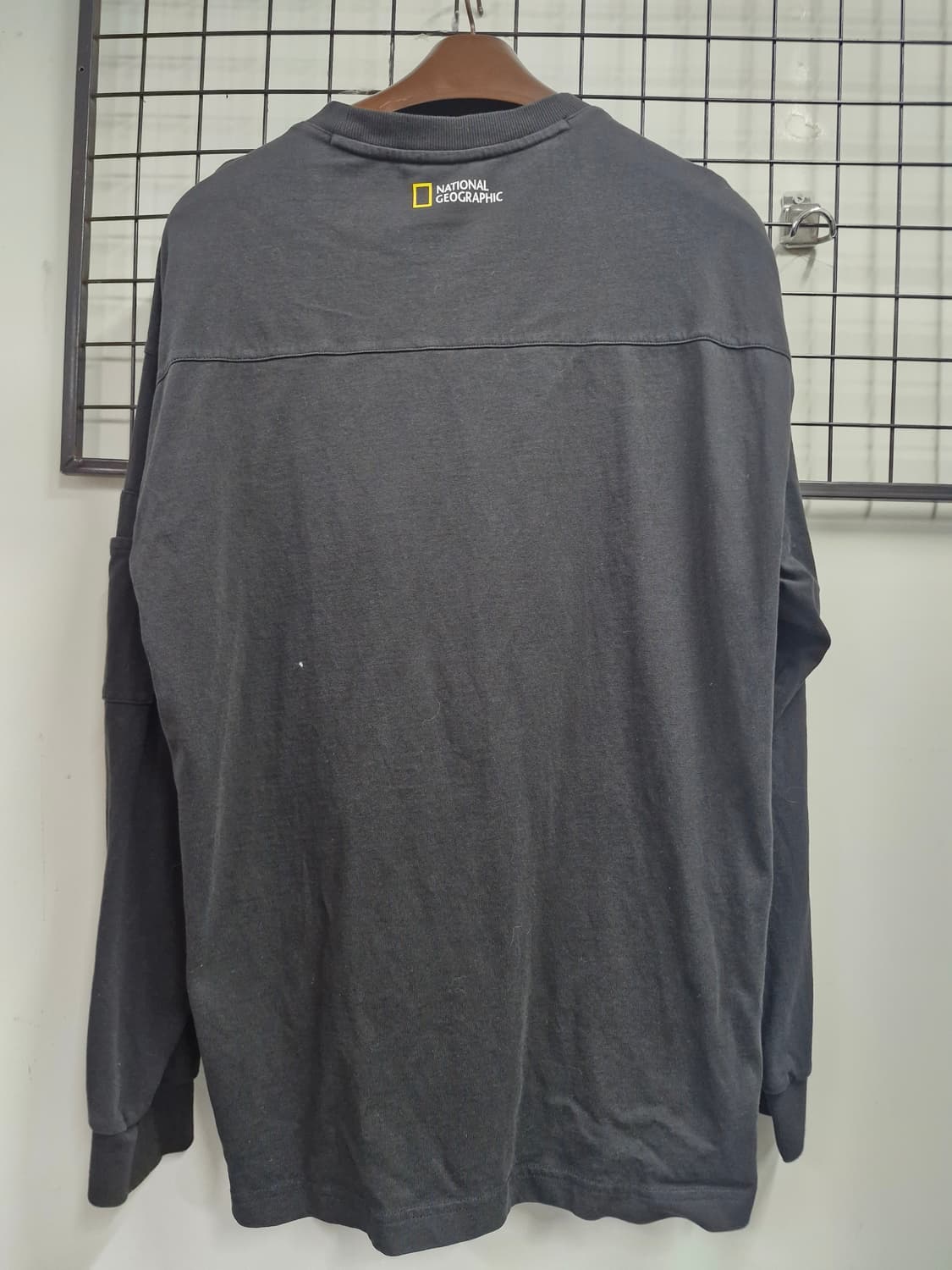 105XL 내셔널지오그래픽 소매포켓 오버핏 긴팔티. 상품이미지6