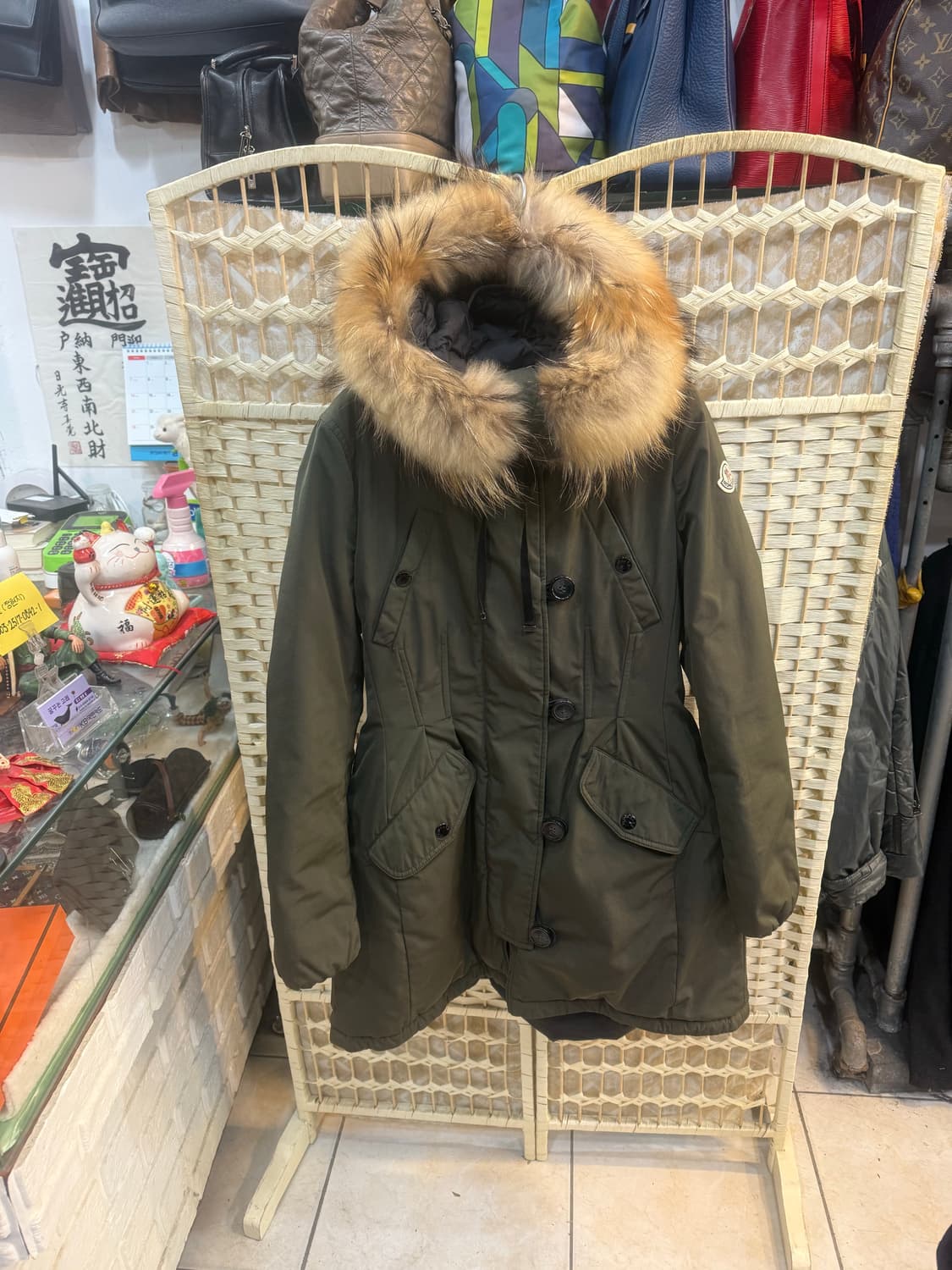 2/55 정품 몽클레어 아레텔 폭스 퍼 패딩 팝니다 상품이미지1