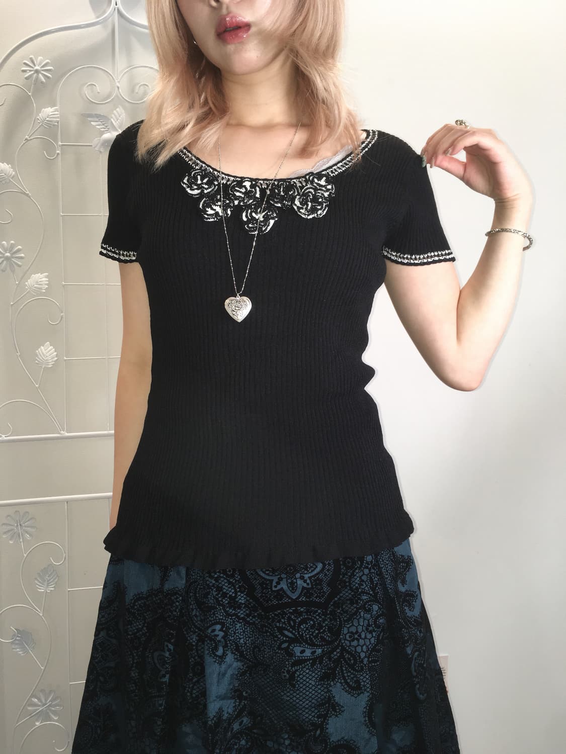 pn vintage black flower slim frill knit 상품이미지1