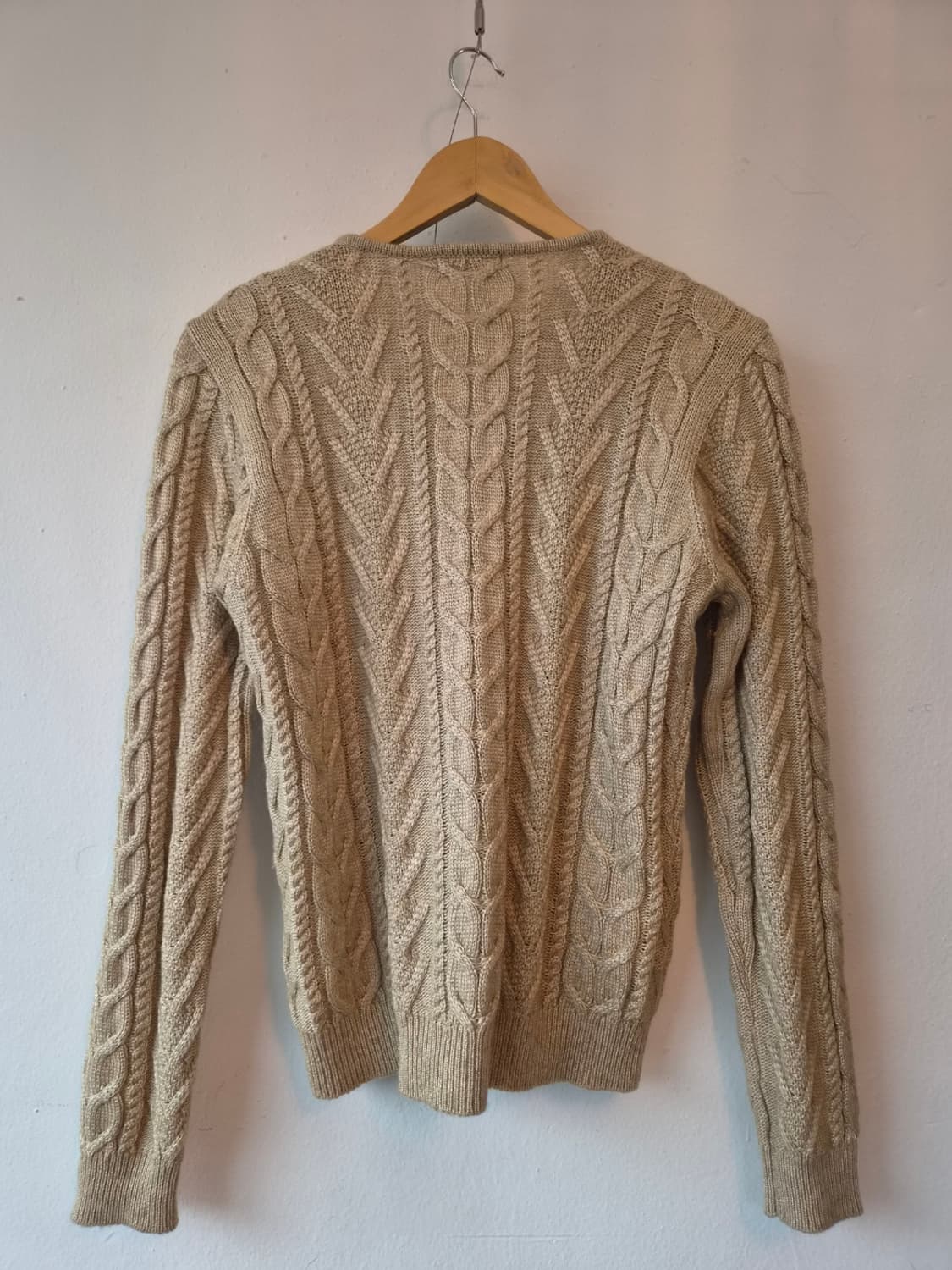 앤클라인 여성 브이넥샤이닝케이블니트 88-98-165 상품이미지3