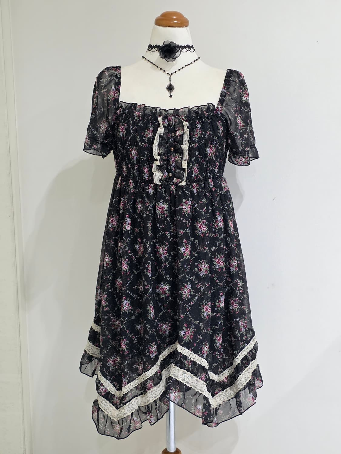 엑시즈팜 일본빈티지)블랙로즈 플로럴 고딕로리타 모리걸 레이스프릴 롱원피스 상품이미지2