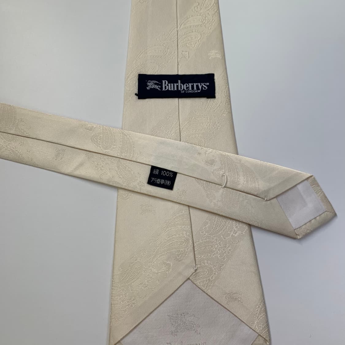 버버리(BURBERRY) 화이트 페이즐리 명품 결혼식넥타이 A+등급 상품이미지7