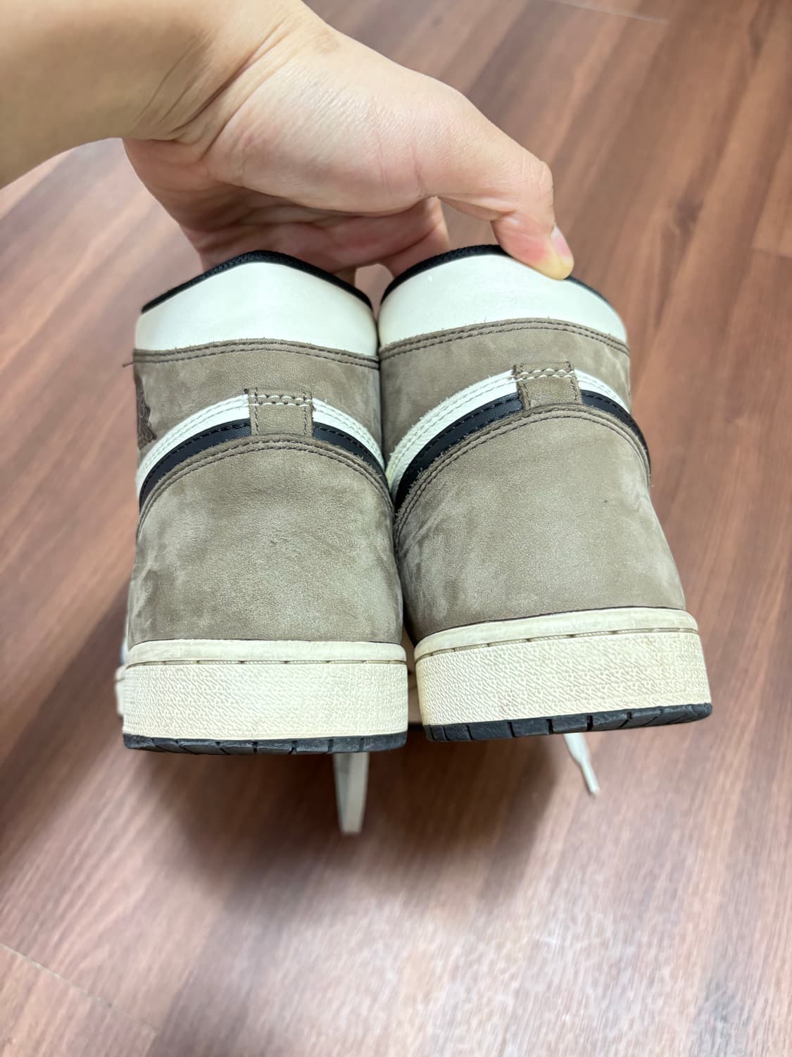 나이키 에어조던1 다크모카 275 상품이미지3