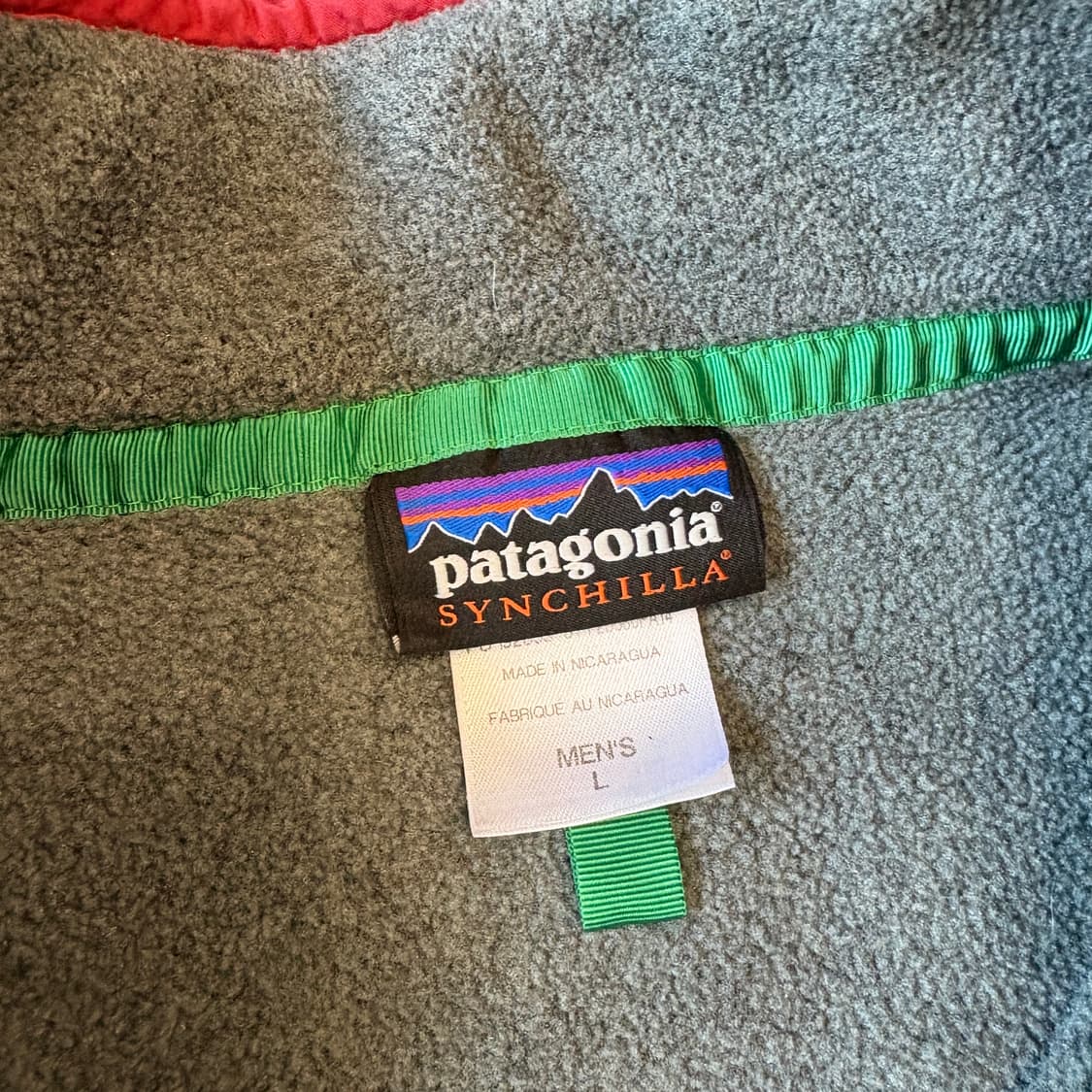 파타고니아 정품 신칠라 그레이 스냅티  상품이미지5