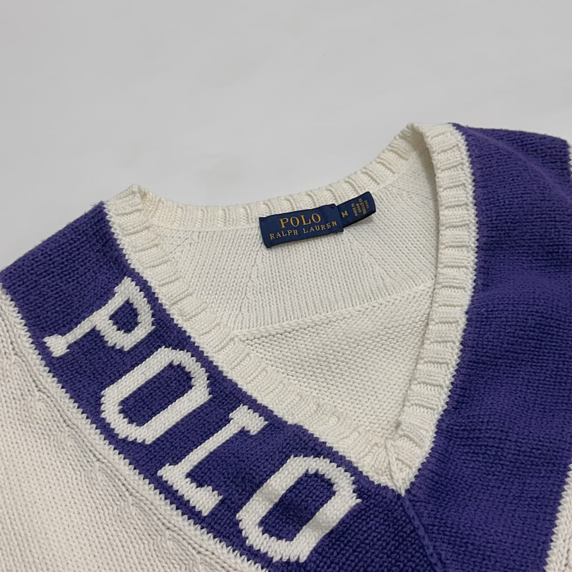 폴로 브이넥 니트 상품이미지3