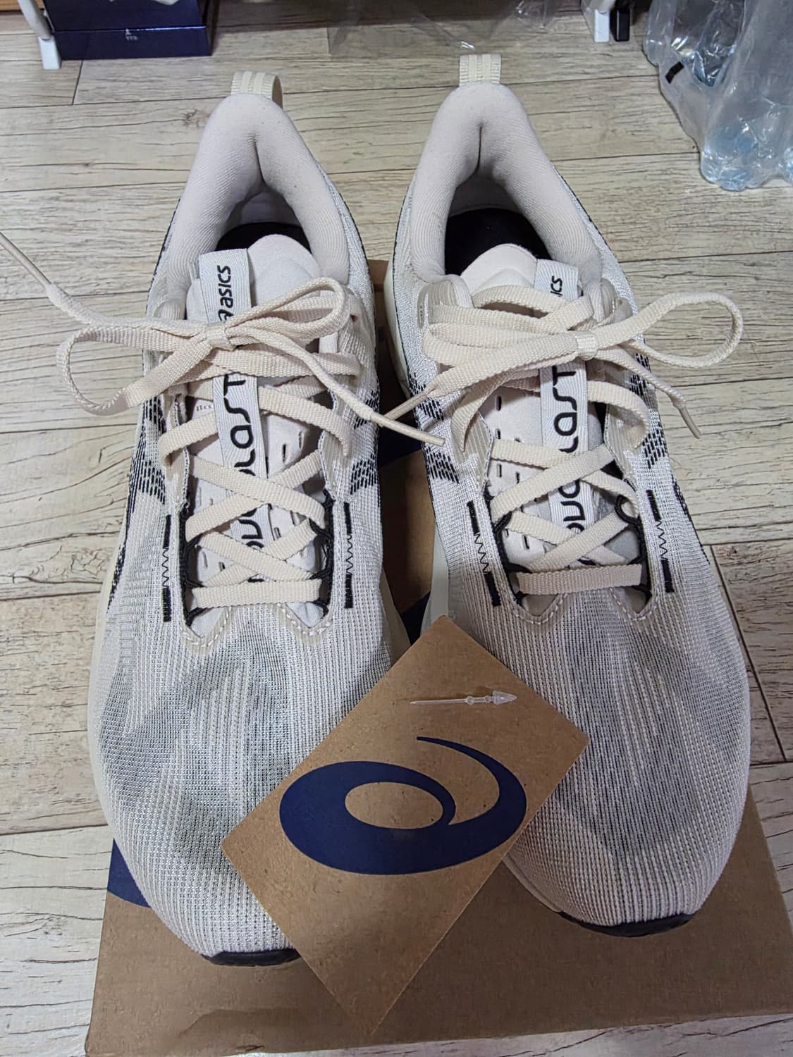 아식스 노바블라스트5 오트밀 265 상품이미지1