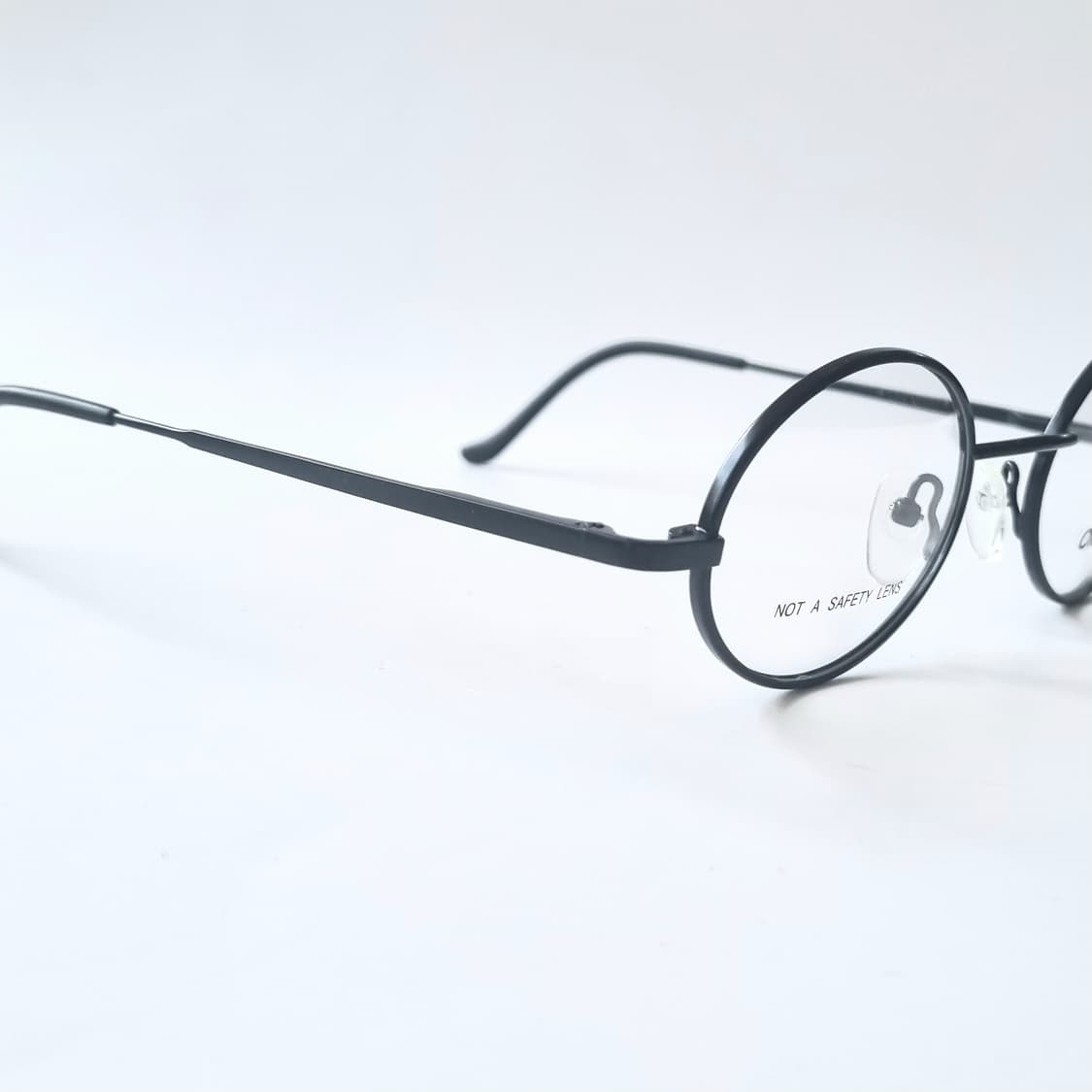 데드스탁 오벌형 블랙 메탈 안경테  564 상품이미지7