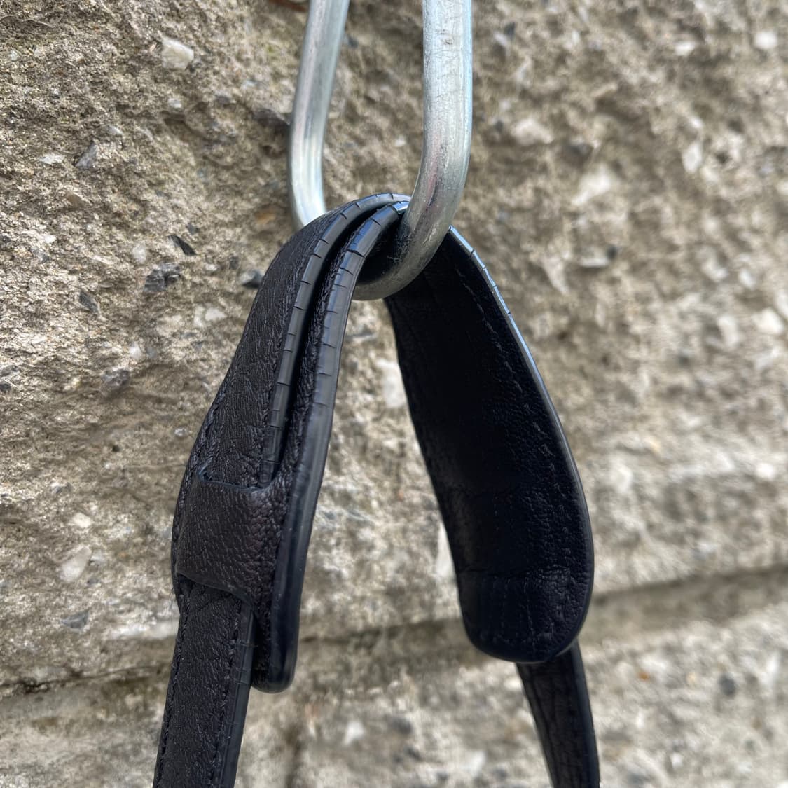 [OS] Alexander Wang 로키 블랙 레더 더플백 상품이미지6