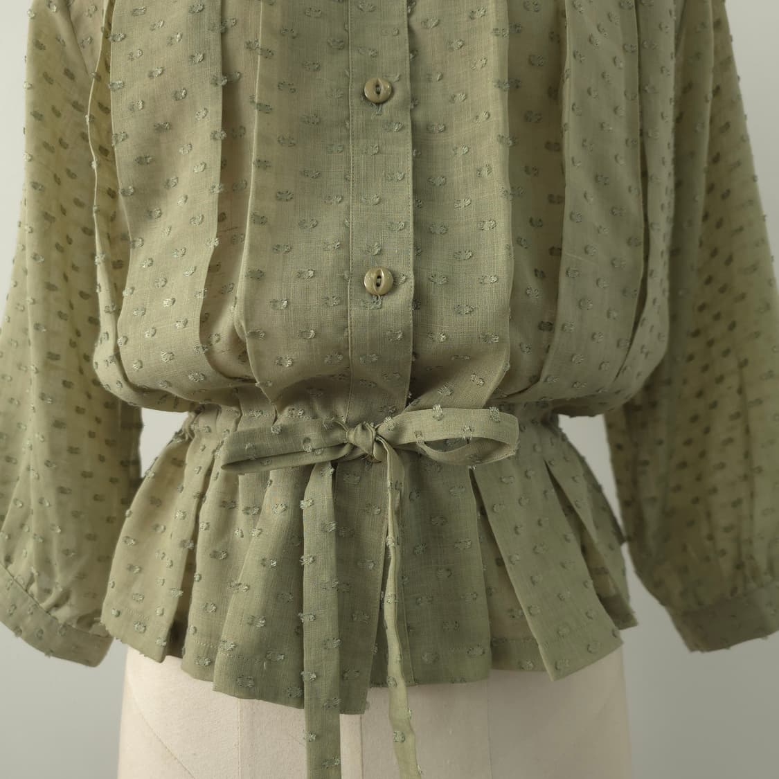 Montate 올리브그린 마혼방 시스루 프릴 8부 블라우스 상품이미지7