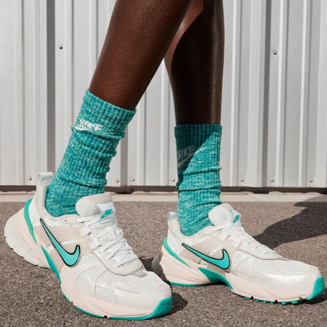 나이키 V2K런 운동화 240 상품이미지1