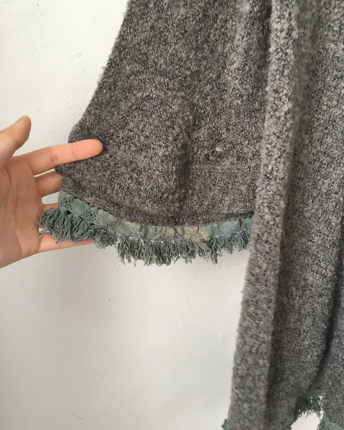 Fringe point hood knit cape cardigan 상품이미지4