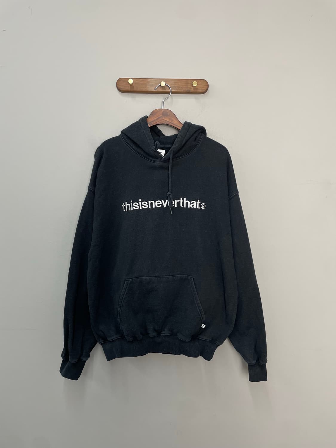 디스이즈네버댓 로고 블랙 후드티 H2375 상품이미지2