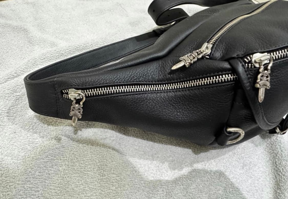 크롬하츠 슬링백 스너트백 L 상품이미지1