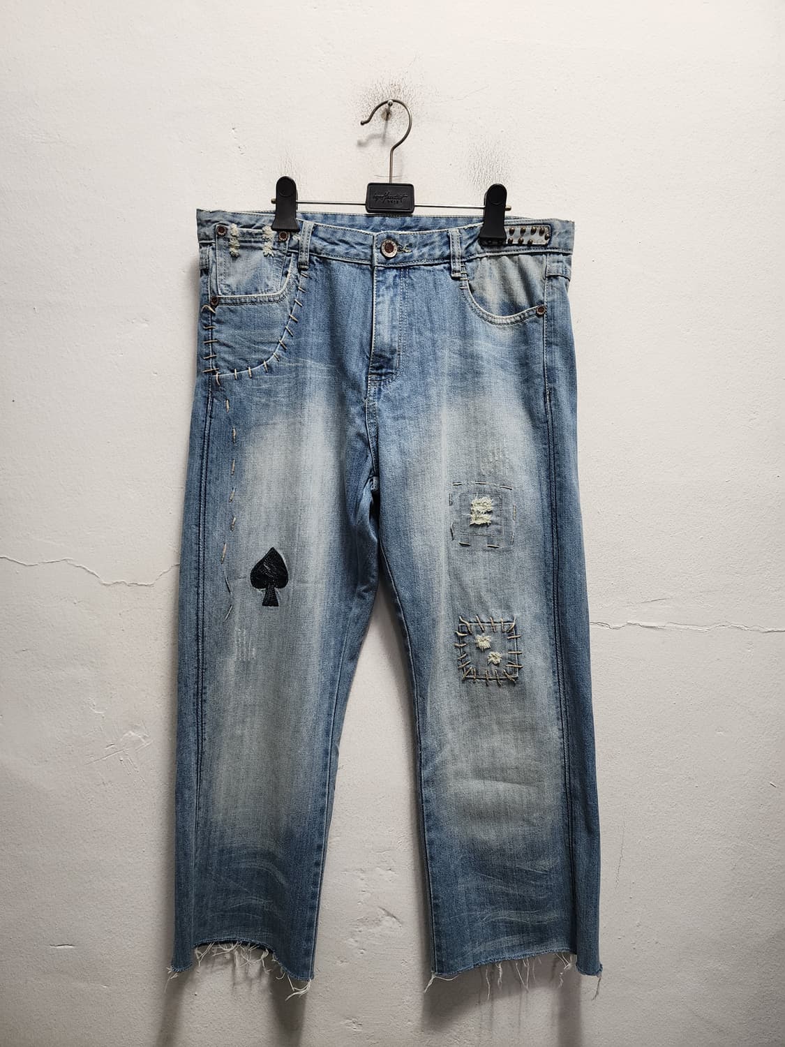 CRAZY LEOPARD 일본판 가죽패치 자수디테일 데님 상품이미지1