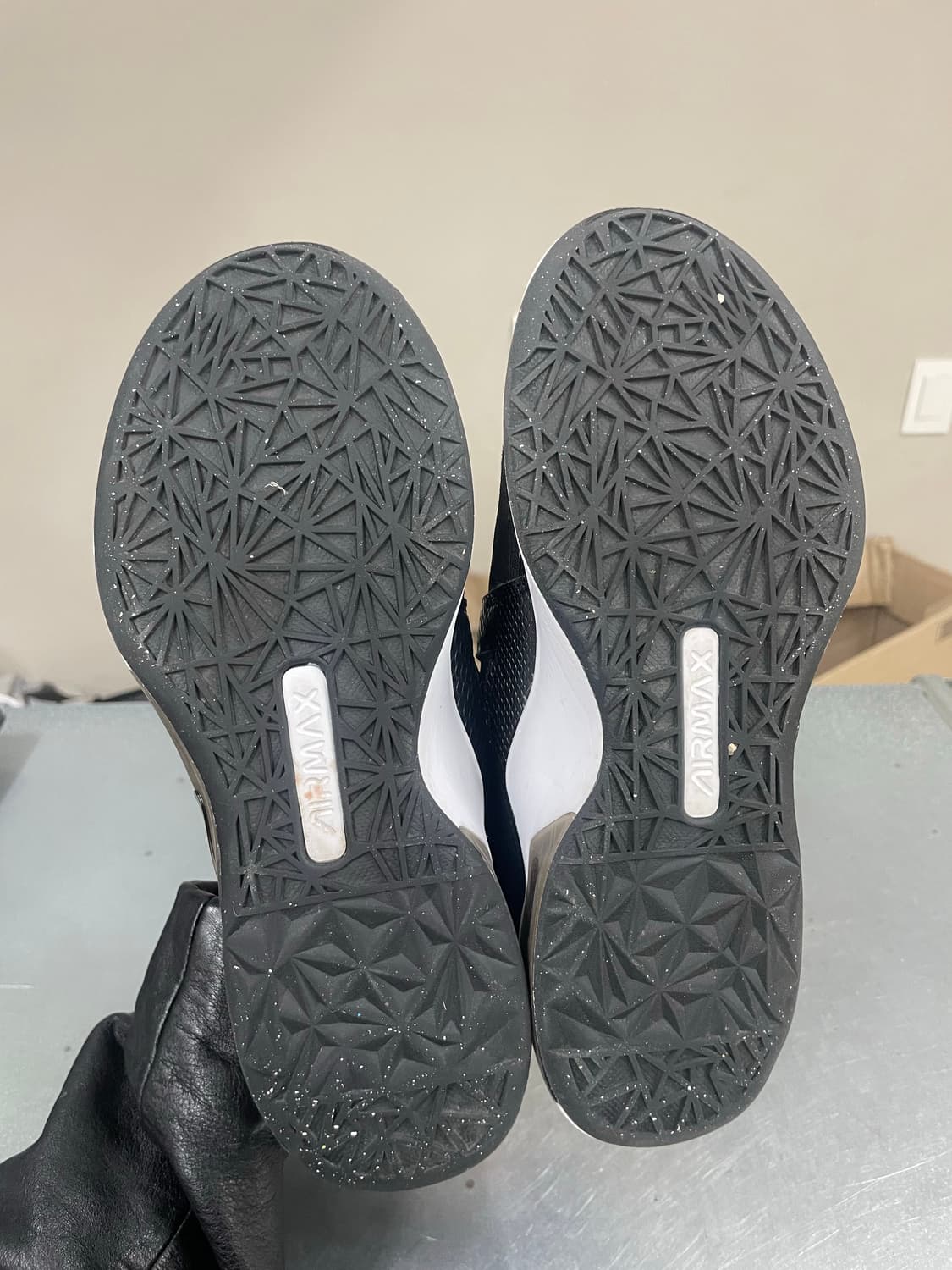 나이키 에어맥스 벨라 TR 5 블랙 다크 스모크 그레이 245 상품이미지6