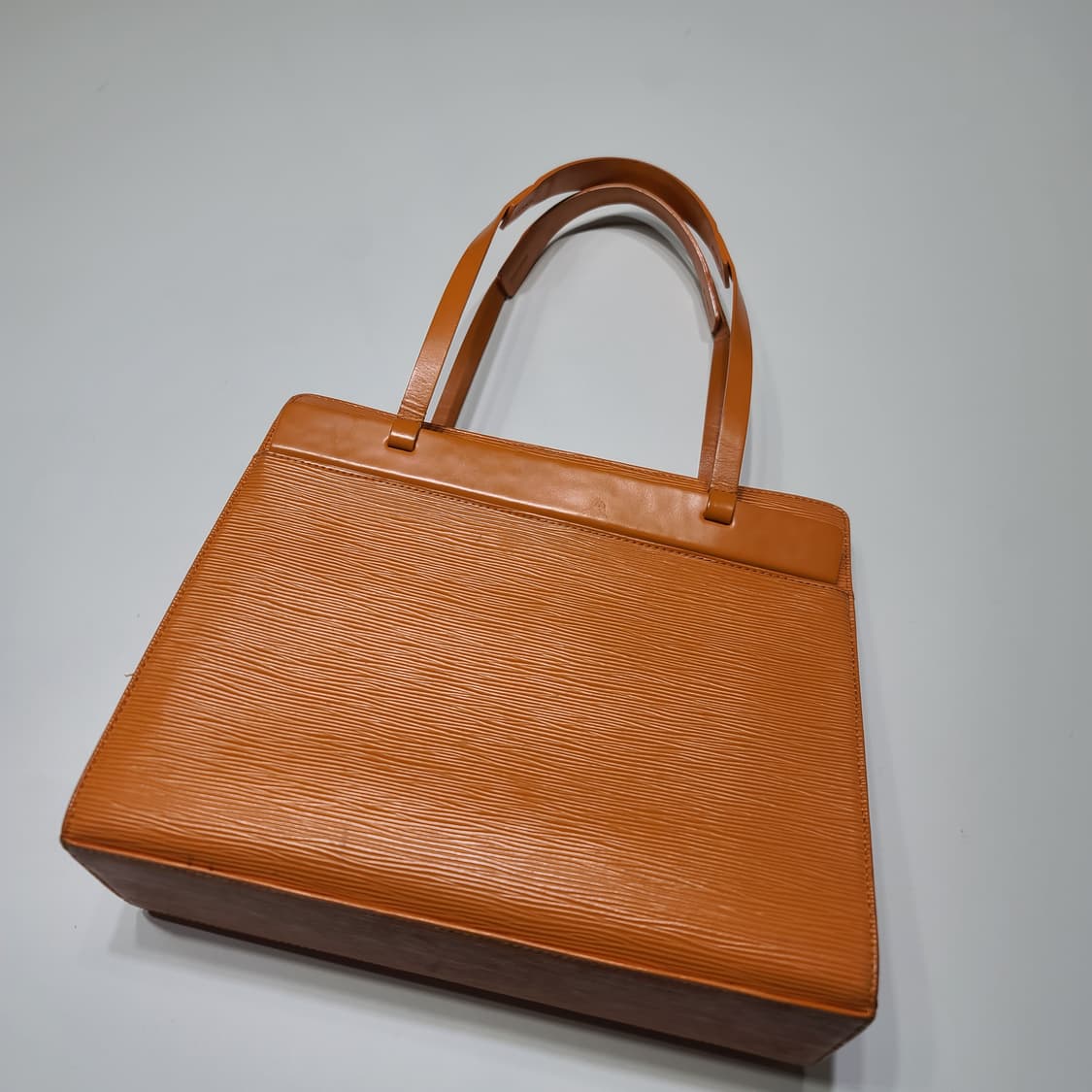 루이비통 에삐 크루아제 토트백 상품이미지2