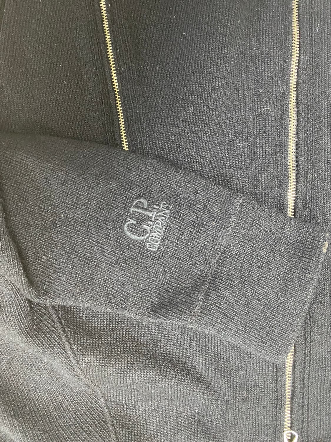 Cp컴퍼니 니트 후드 집업 블랙 100 상품이미지4