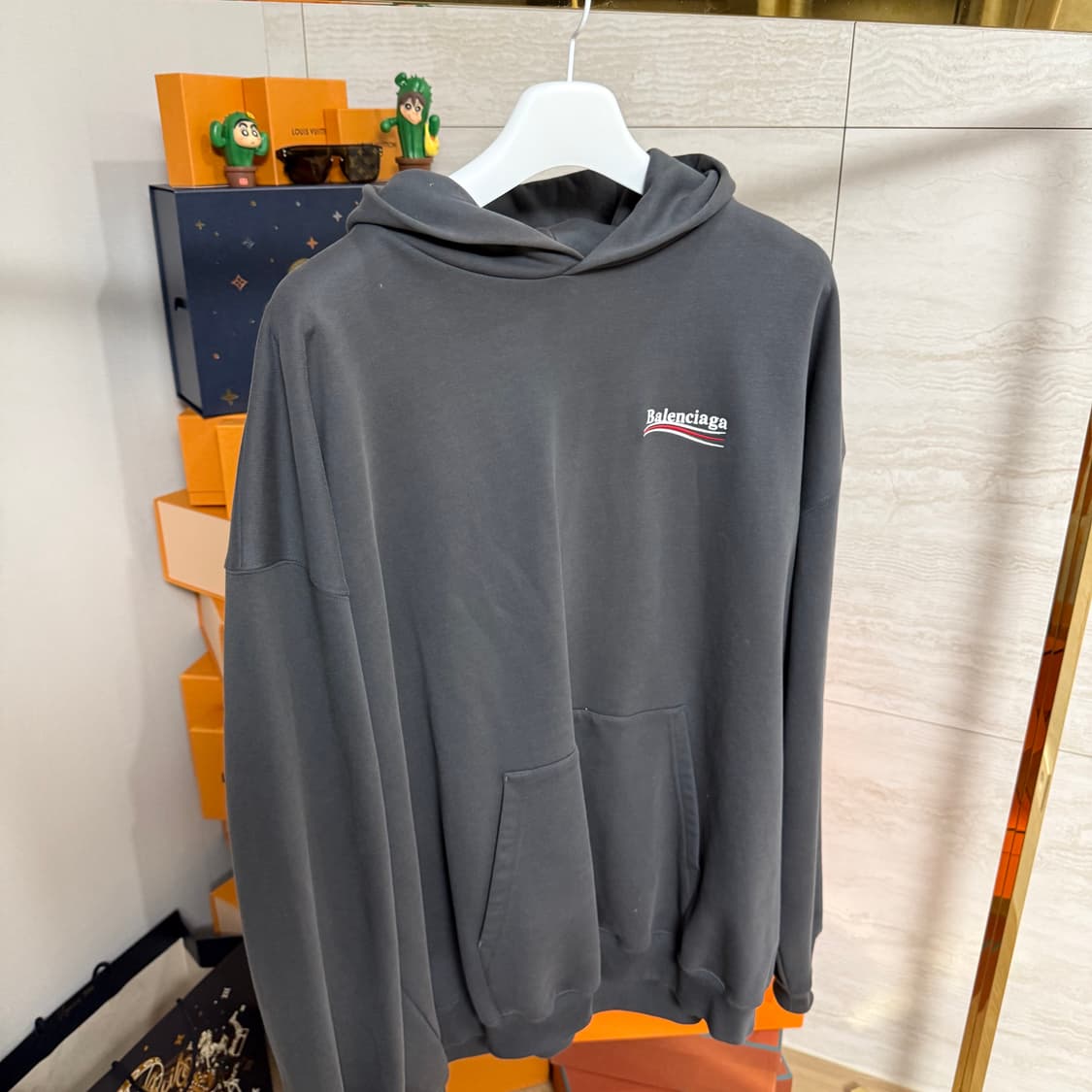 [S사이즈]발렌시아가 폴리티컬 웨이브로고 자수 후드티 상품이미지2