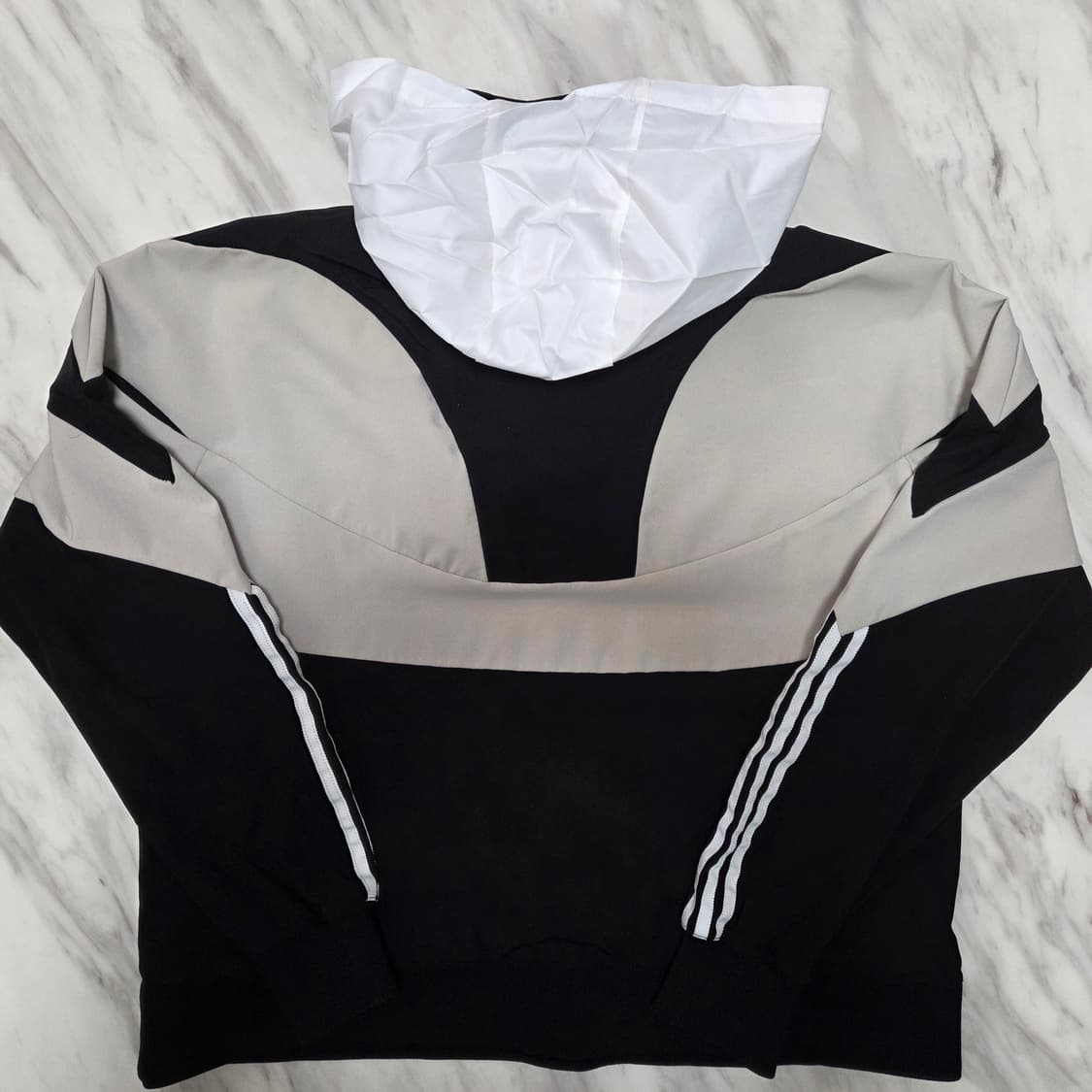 팔라스 X 아디다스 하프 집업 상품이미지3