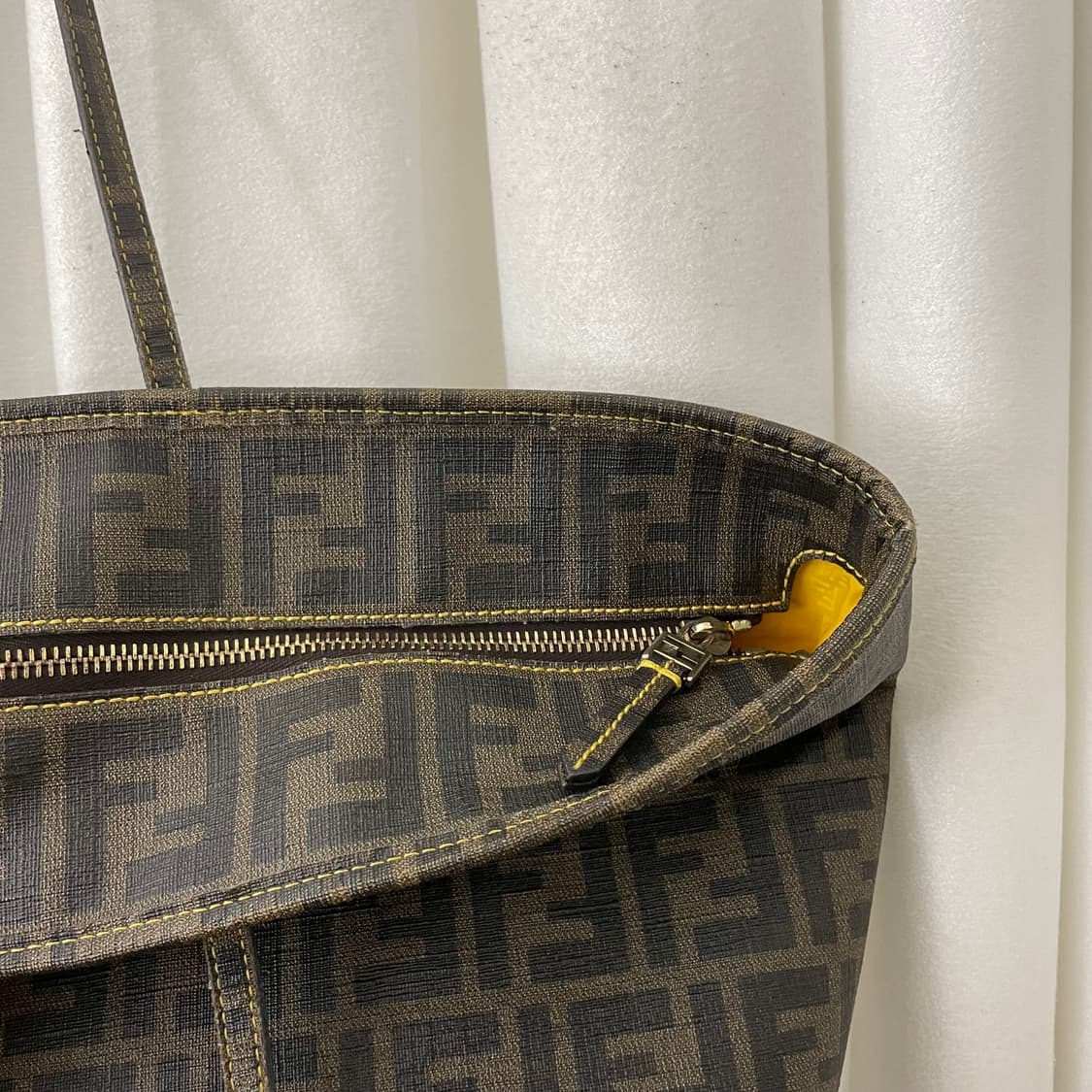 펜디 정품 주카패턴 쇼퍼백 상품이미지3