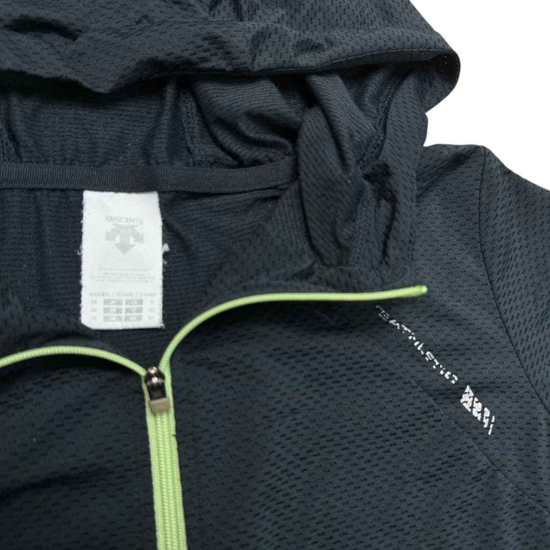 데상트 바람막이 상품이미지2