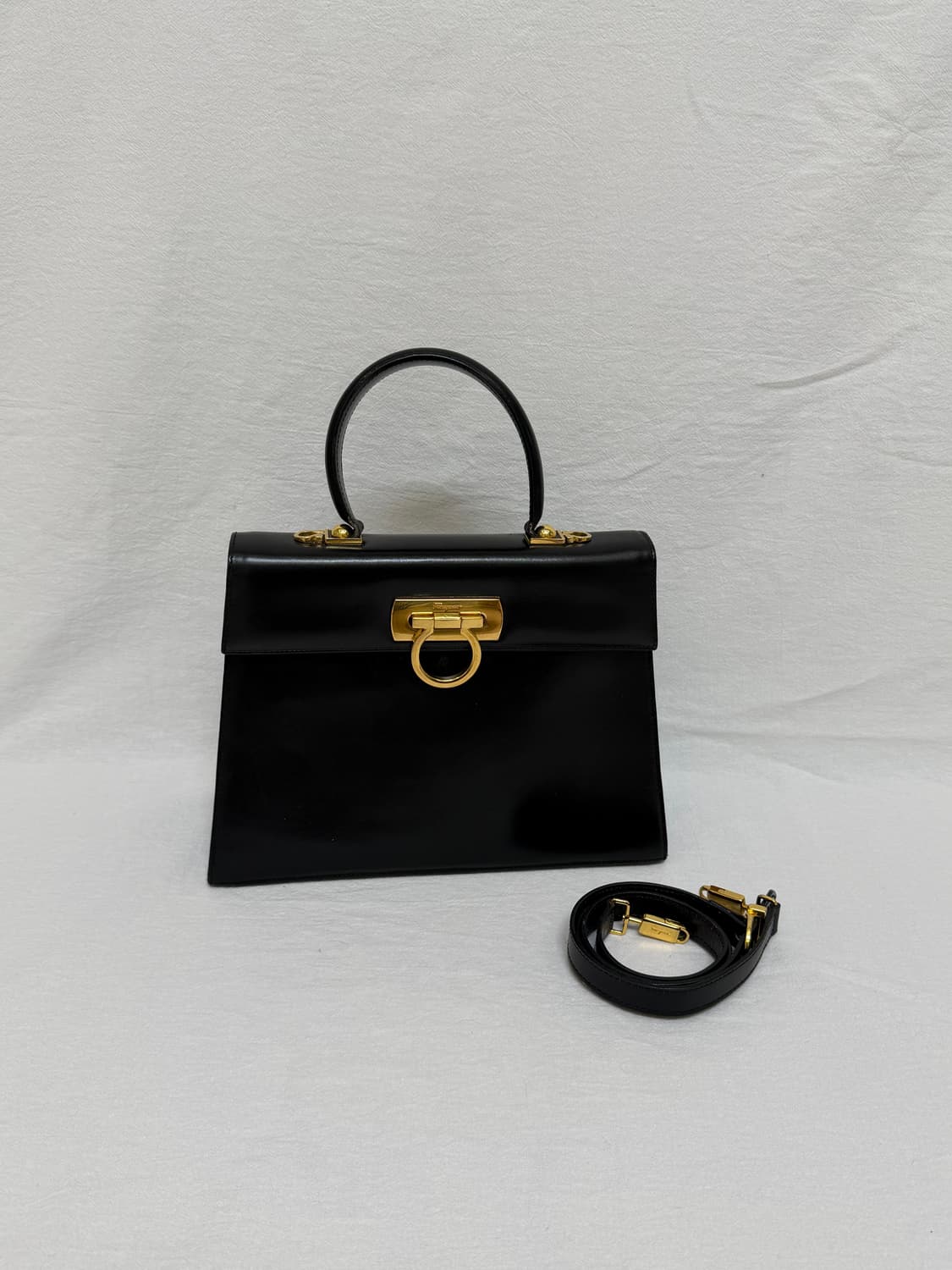 페라가모 간치니 블랙 켈리백 토트백 차정원백 상품이미지1