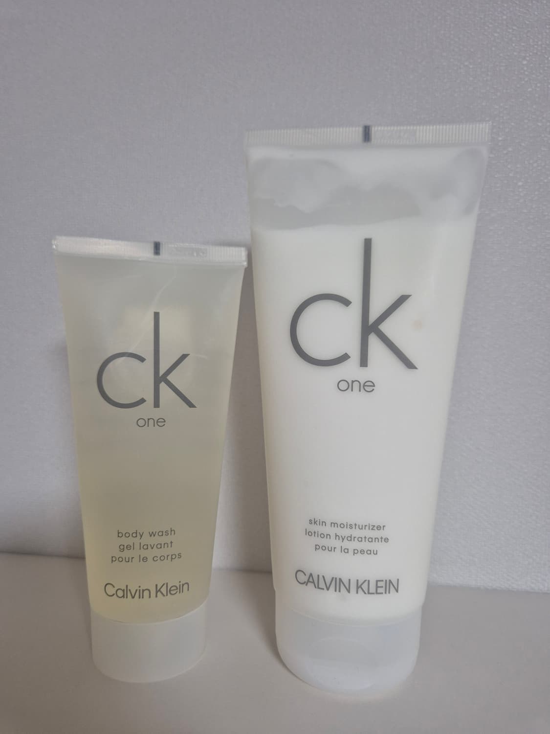 캘빈클라인 스킨모이스처라이저 200ml+샤워젤 100ml 상품이미지1