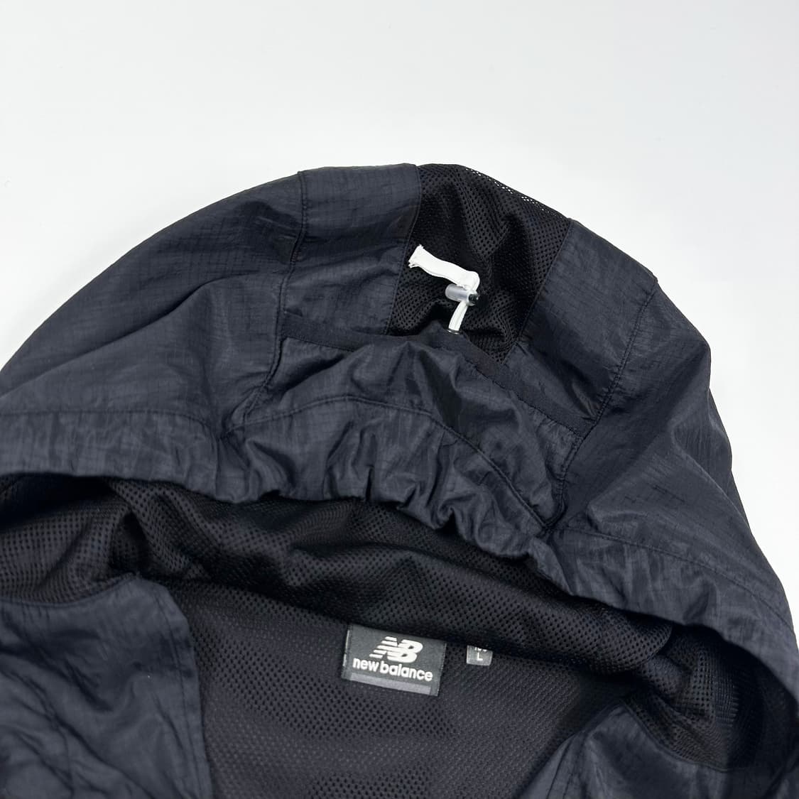 뉴발란스 풀오버 블랙 바람막이 자켓 (L) 상품이미지4