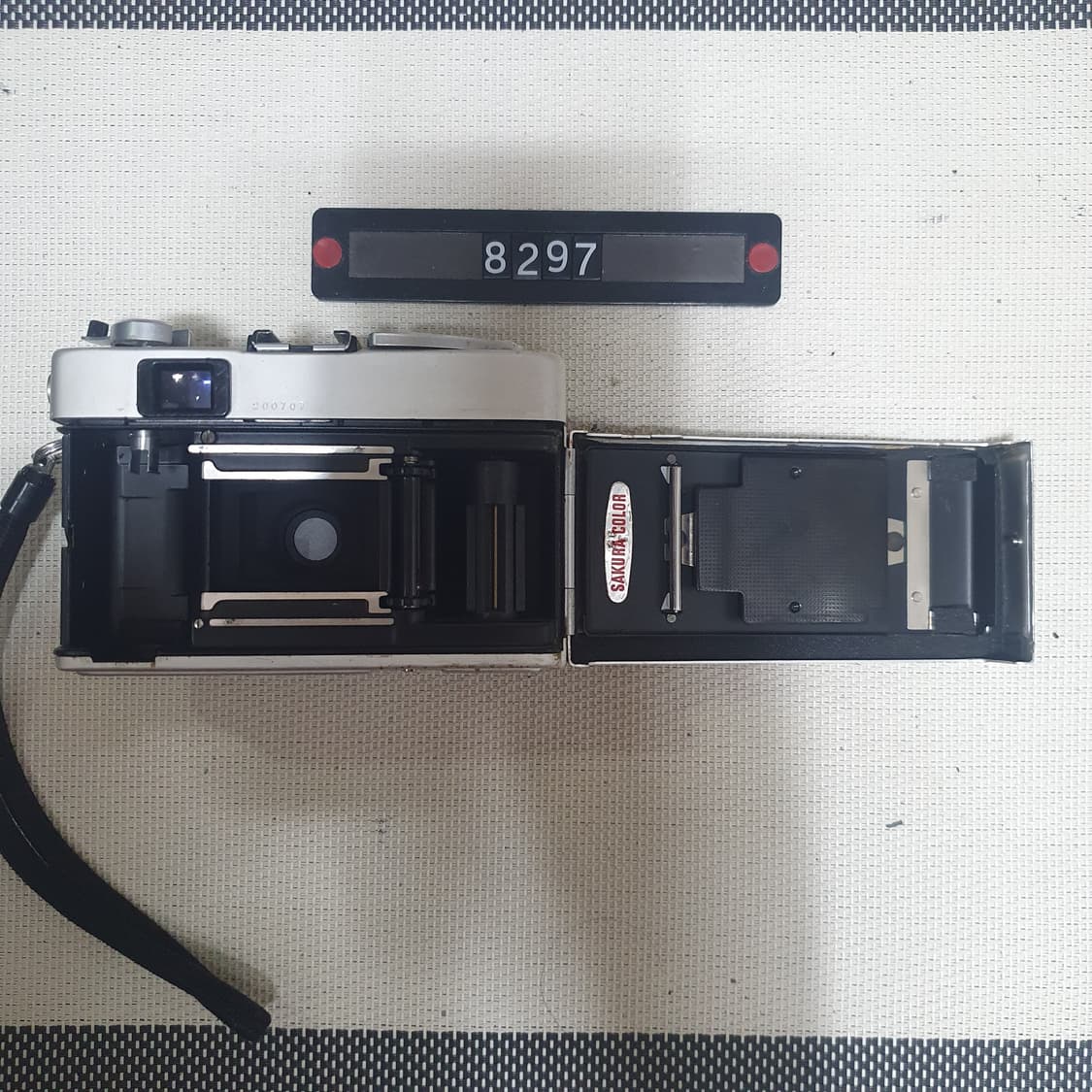 코니카 C 35 플래시매틱 필름카메라 실버바디 상품이미지5