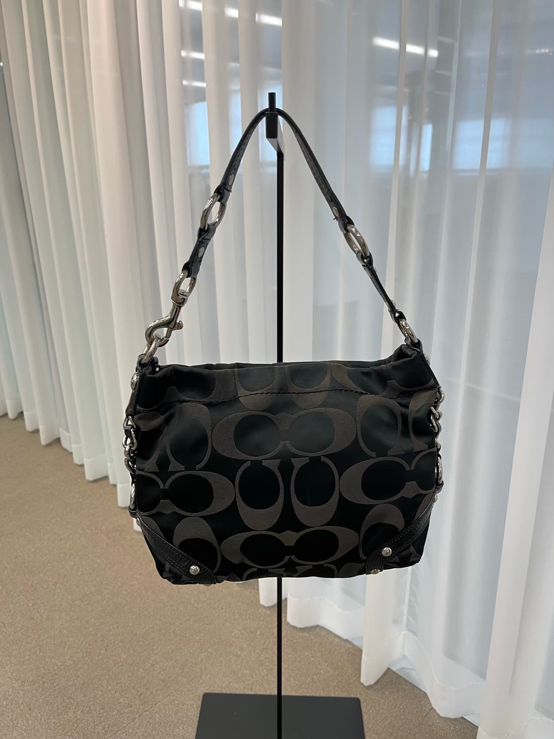Coach Basic Square Shoulder Bag 상품이미지1