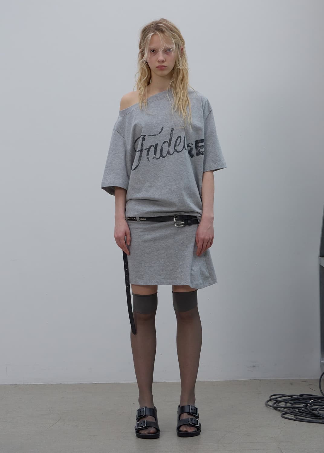 LCDC 오프숄더 ASYMMETRIC OFF-SHOULDER DRESS 상품이미지1