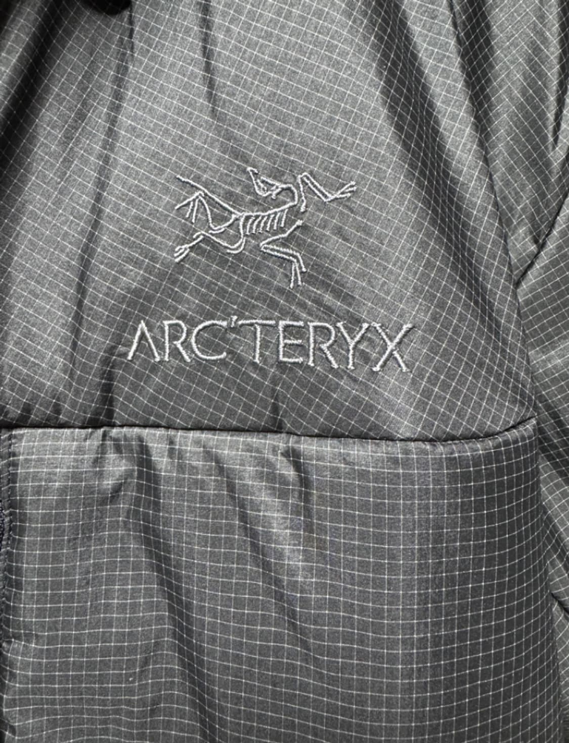 아크테릭스 누클리아이 SV 신형 블랙  자수버젼 사이즈 XL 상품이미지2