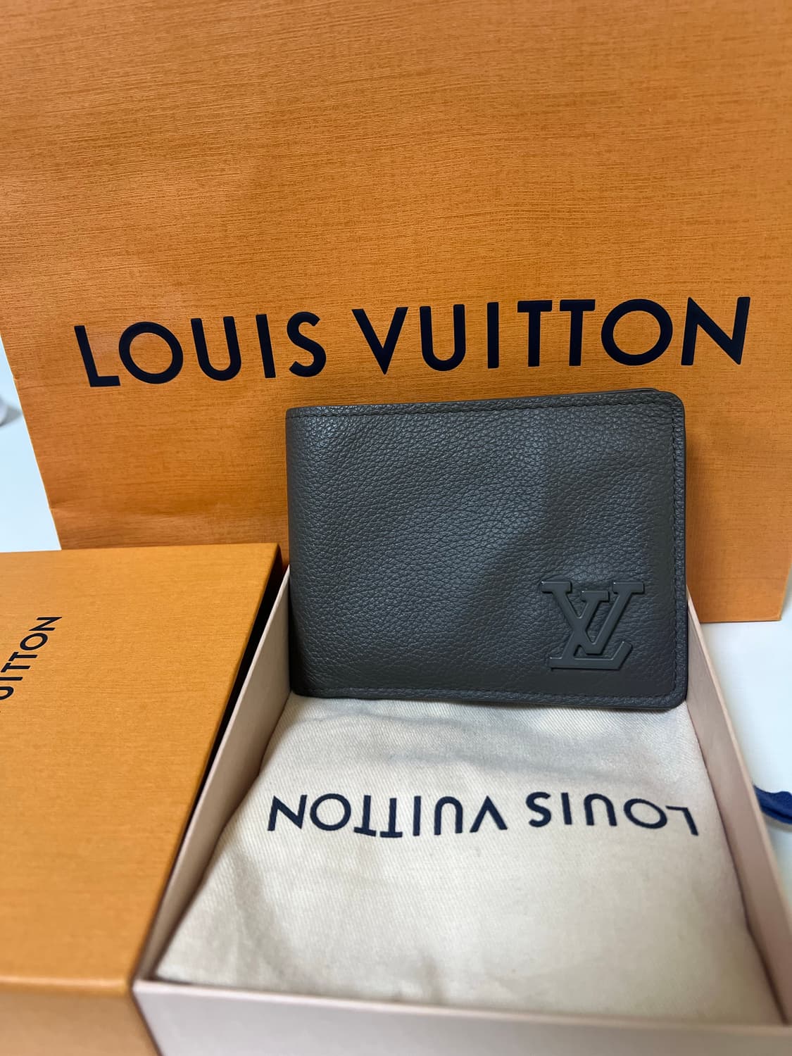 [정품] 루이비통 에어로그램 반지갑 상품이미지1