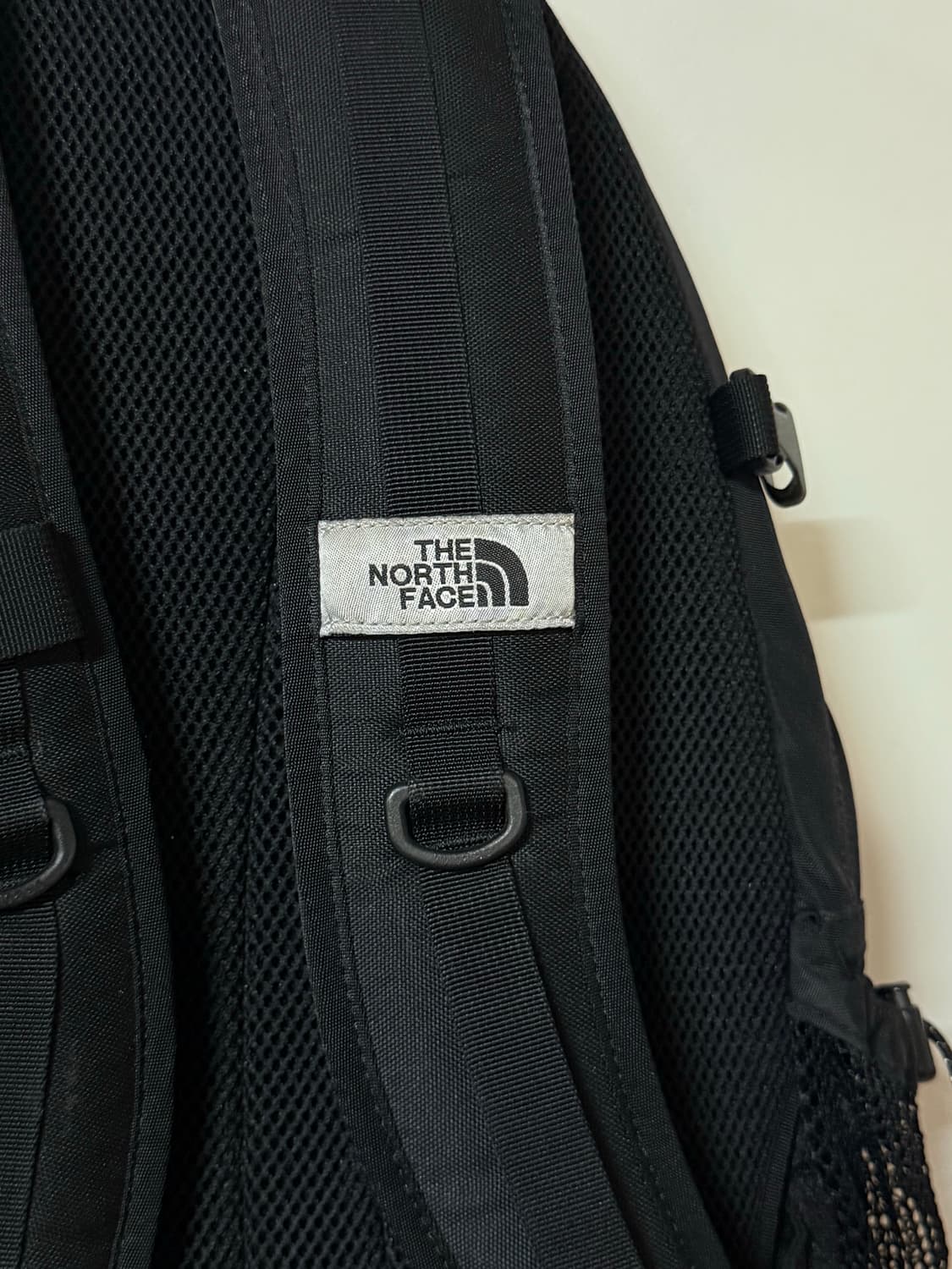 노스페이스 보레알리스 블랙 백팩 30L 상품이미지4