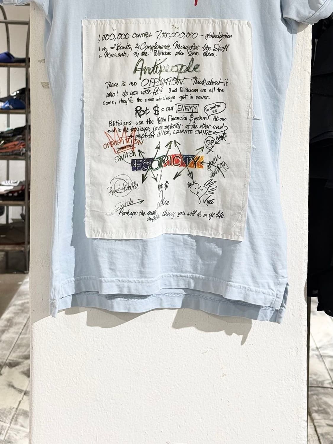 비비안 웨스트우드 앵글로매니아 라이트블루 그래픽 패치 티셔츠 상품이미지5