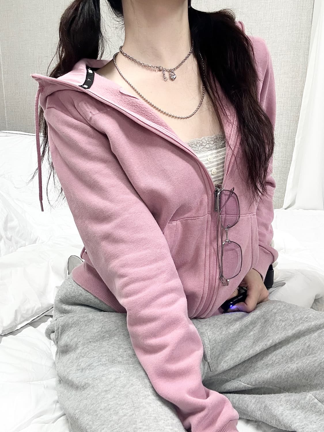 푸마 스펠로고 핑크 후드집업 상품이미지2