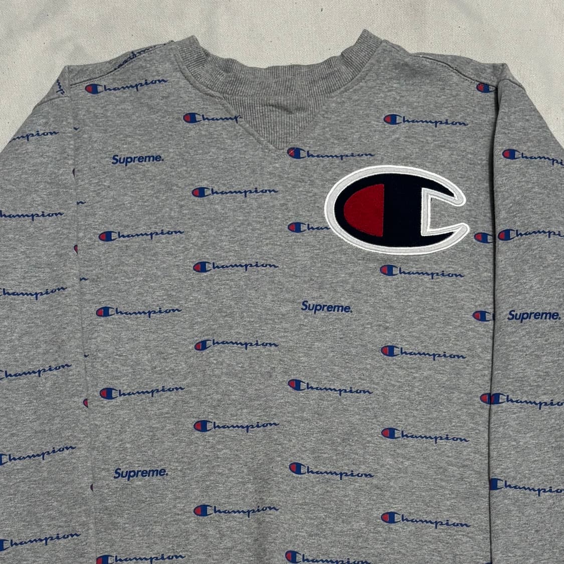L 슈프림 X 챔피온 그레이 맨투맨 상품이미지1