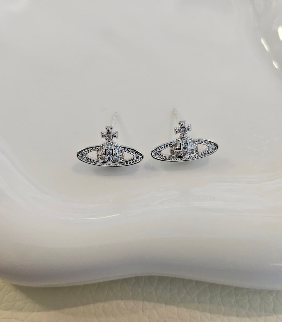 비비안웨스트우드 업사이클링 은장 미니 귀걸이 상품이미지2