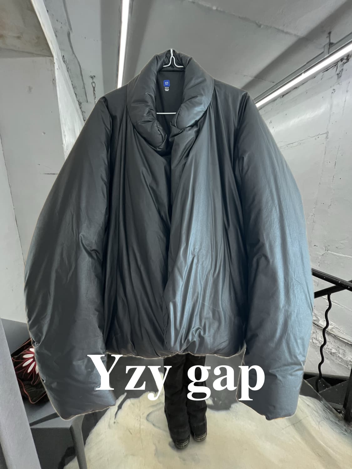 Yzy gap 패딩 상품이미지1
