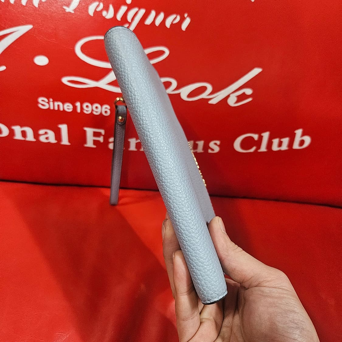 마이클코어스 미니 클러치 지갑
18.5 x 11size 상품이미지5