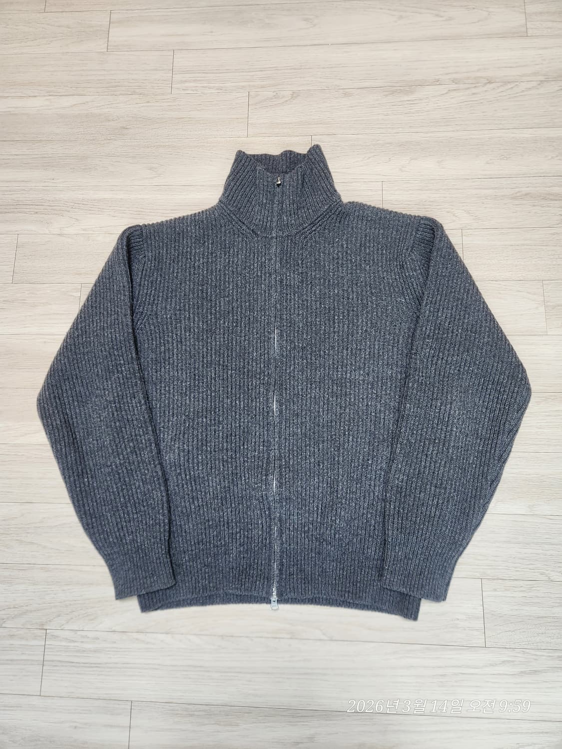 [인더로우] 로이 풀집업 니트 딥그레이 3사이즈(100~105) 상품이미지4