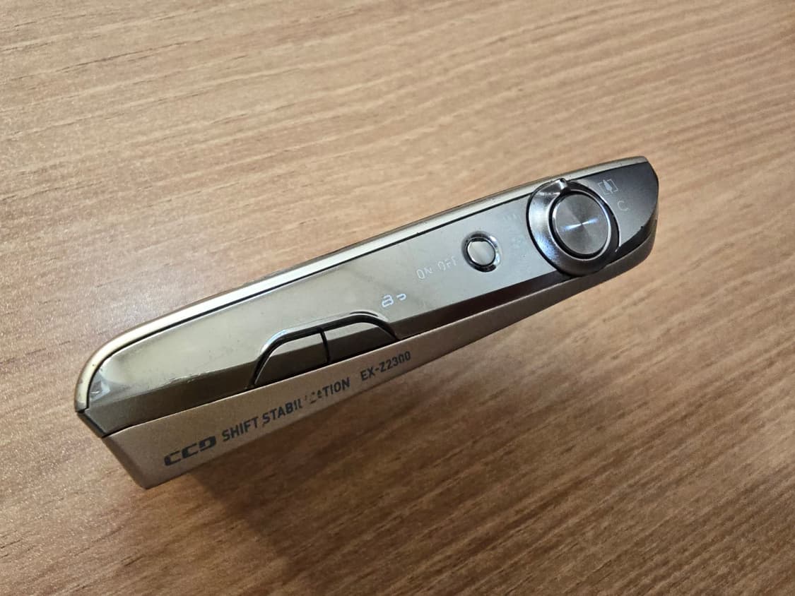 카시오 엑슬림 z2300 (Casio exilim) 골드 색상 작례O 상품이미지3