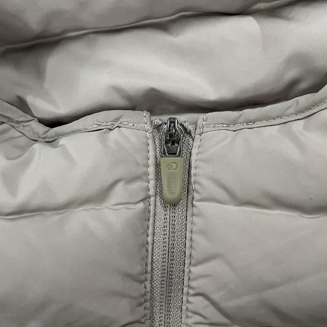 [정품/100] 디스커버리 경량 패딩 조끼 그레이 b14 상품이미지6