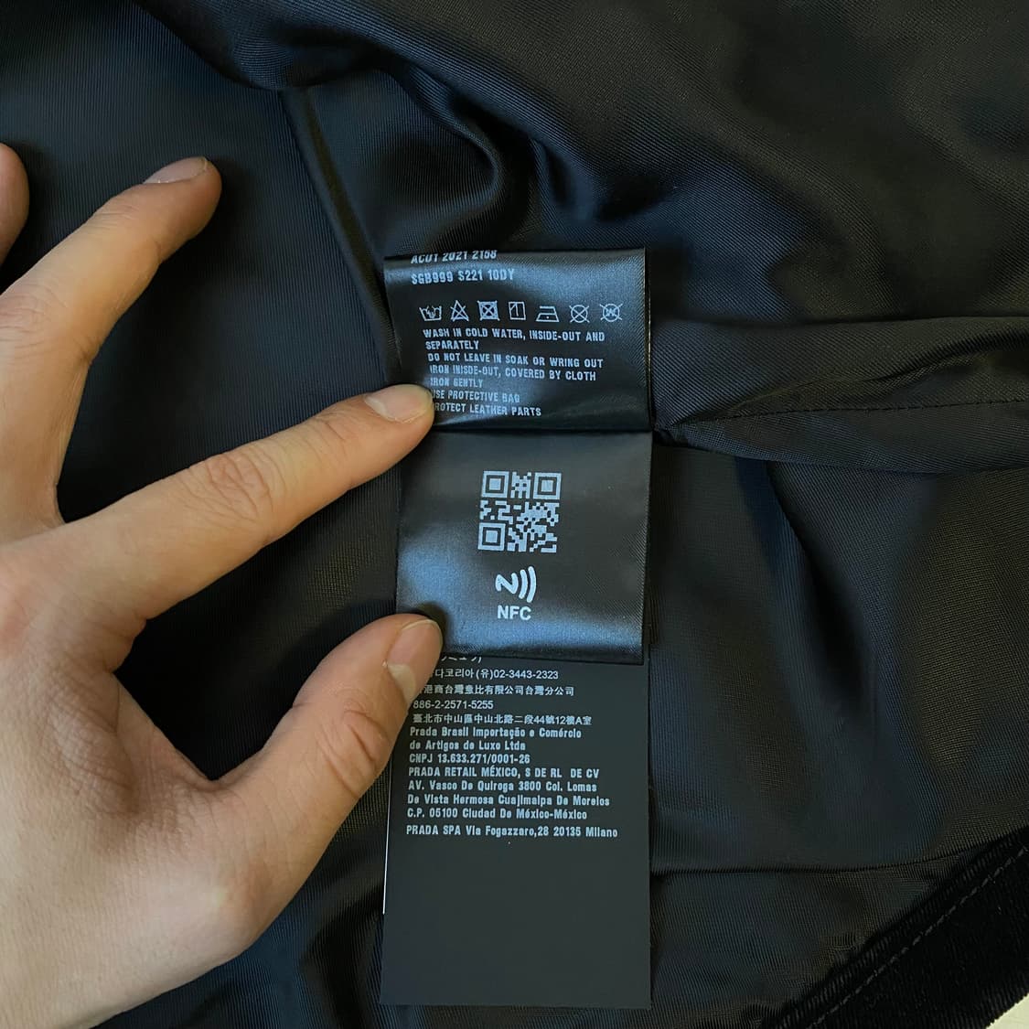 [M] 프라다 벨벳 데님 블루종 자켓 블랙 상품이미지7