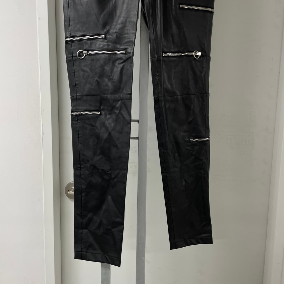 럭키슈에뜨 레더 팬츠 새상품 38(W) 상품이미지3