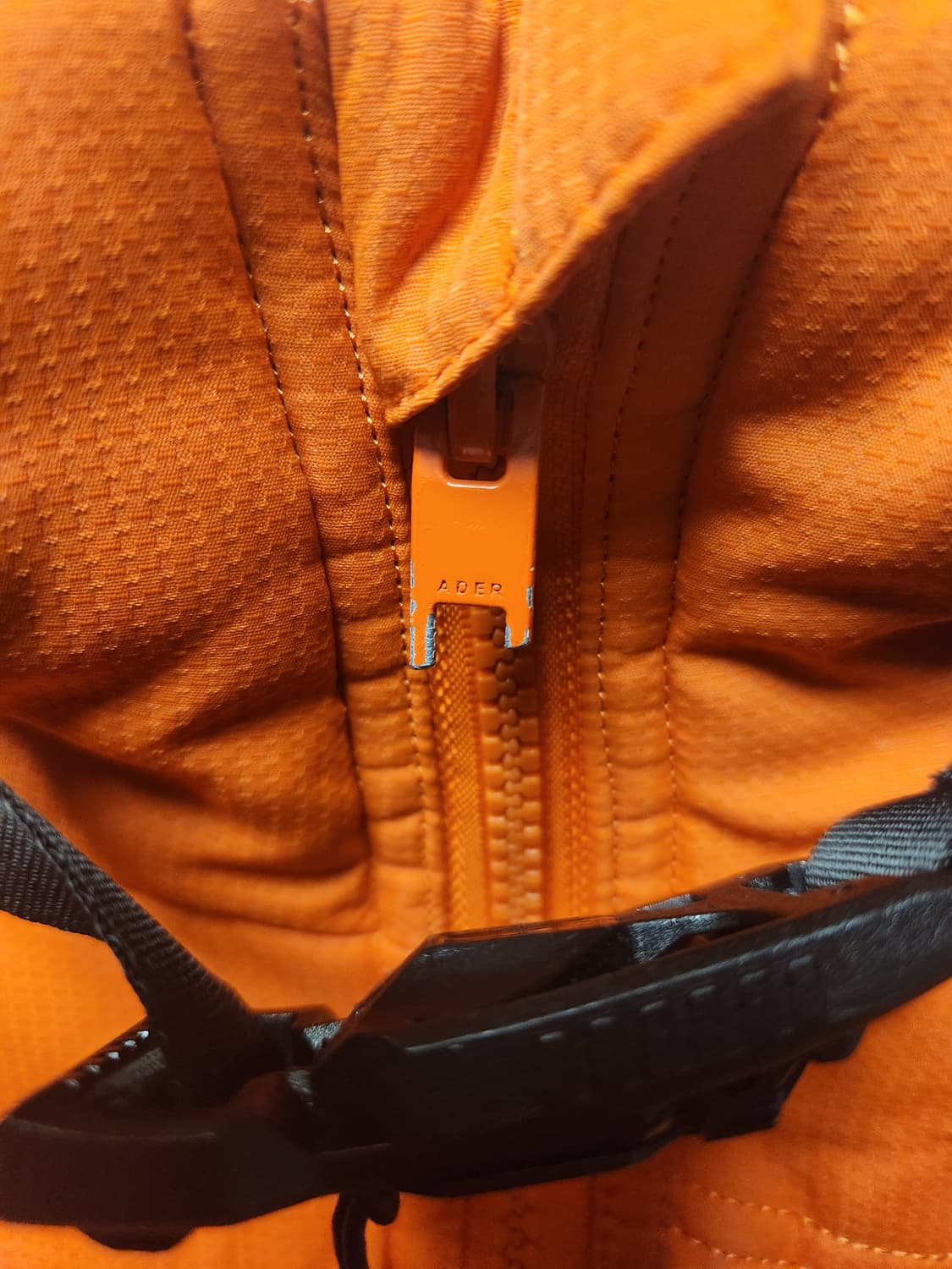 아더에러 마스크 다운 패딩 점퍼 A1사이즈 상품이미지5