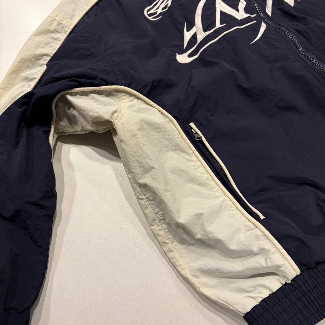[L] 낫포너드 네이비 화이트 바람막이 자켓 B971 상품이미지5