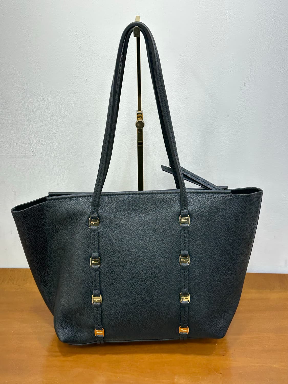 페레가모 간치니 쇼퍼백 상품이미지4